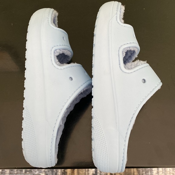 CROCS COZZZZY SLIDES - Picture 2 of 4